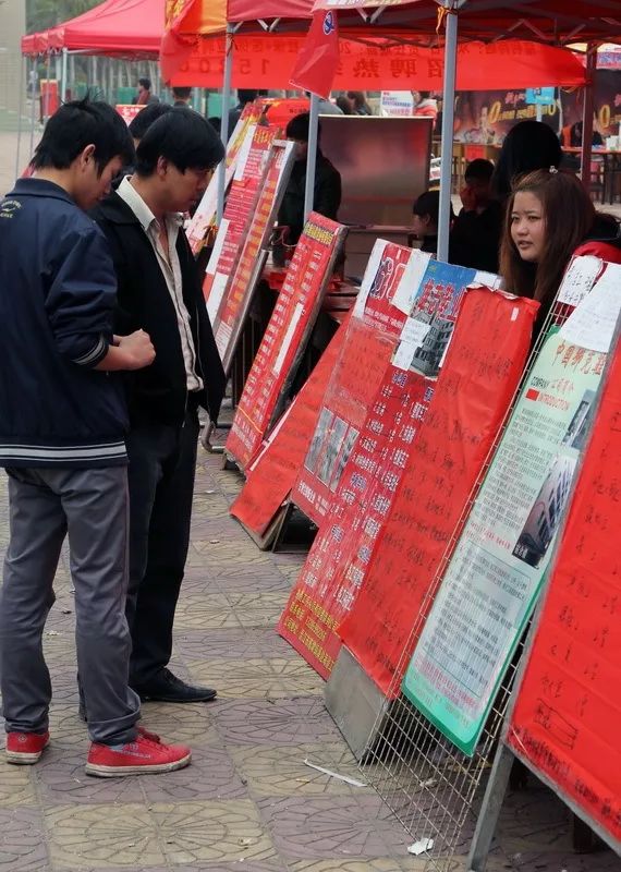 豐城最新晉工招聘，小巷中的獨(dú)特機(jī)遇，探索職業(yè)新篇章！