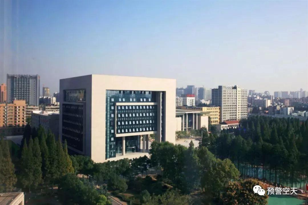 空軍預警學院最新動態(tài)與小巷深處的獨特風景揭秘