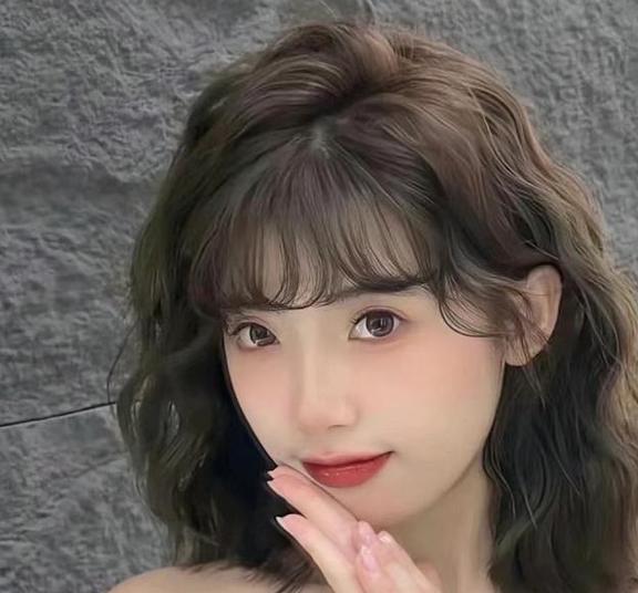 2024最新女式短發(fā)發(fā)型，展現(xiàn)自信與美麗的青春風(fēng)采
