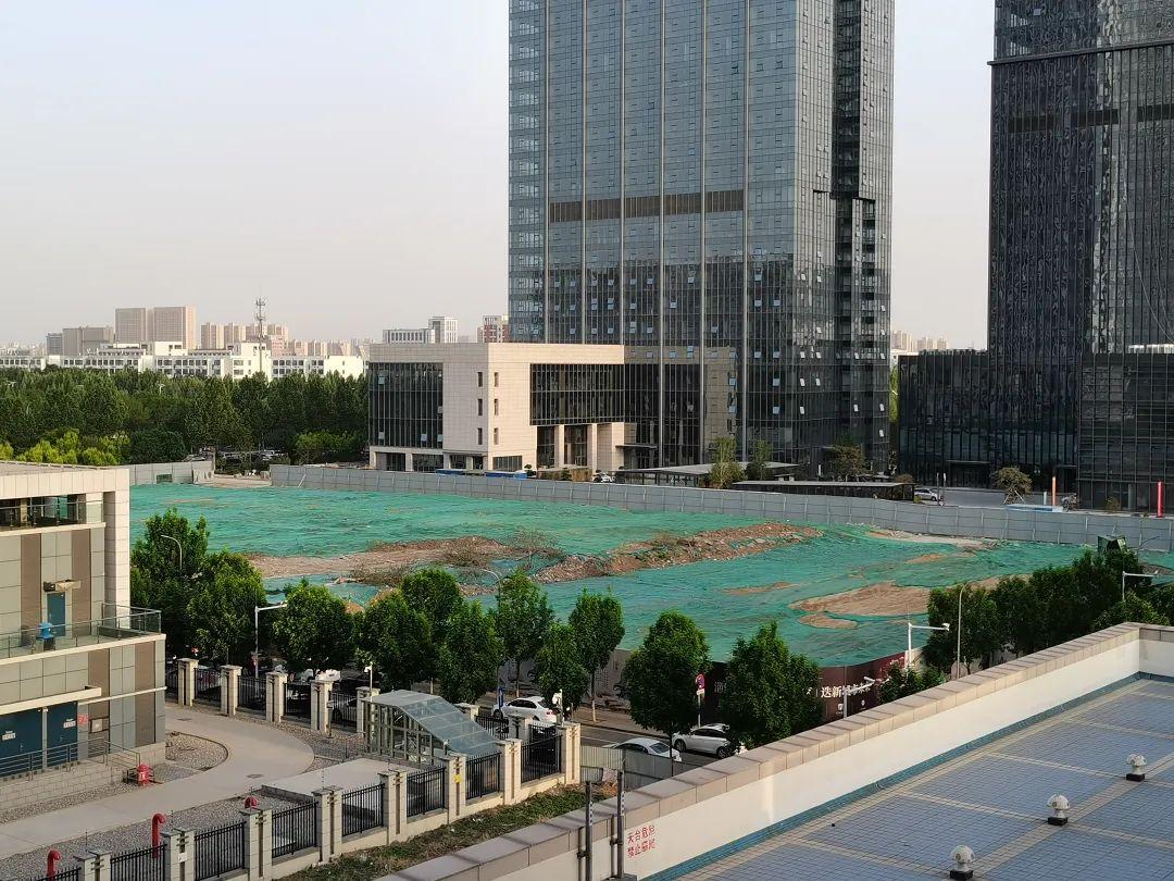 明發(fā)世貿(mào)中心，日常溫馨與友情家庭的故事更新