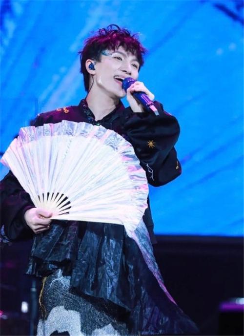 火花最新歌曲，自然美景之旅，探尋內心的平和寧靜