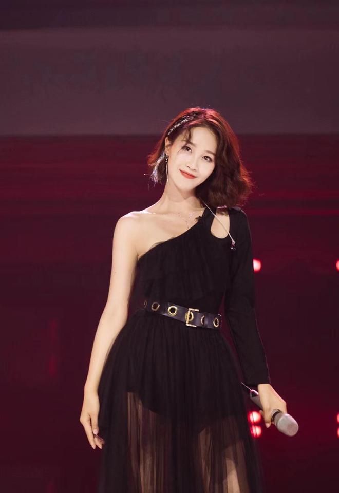 藍盈瑩最新動態(tài)，演技與公眾形象的閃耀碰撞