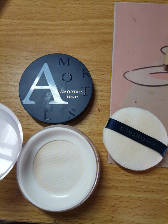 最新散粉測評，與自然美景同行，尋找內(nèi)心的寧靜與平和的妝容秘籍