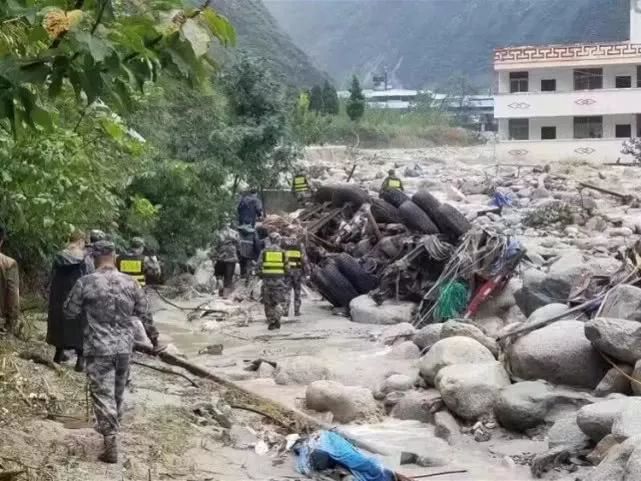 ??紅蟲(chóng)災(zāi)害來(lái)襲，守護(hù)家園，行動(dòng)刻不容緩！