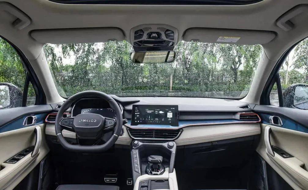 領(lǐng)克最新內(nèi)飾驚艷亮相，高級質(zhì)感令人矚目！