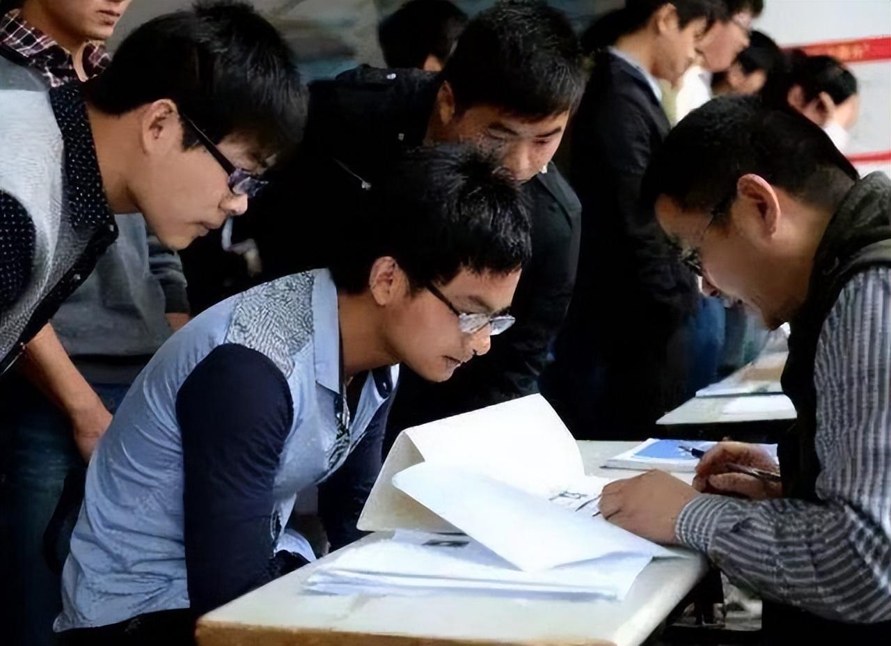 鐵路薪資改革邁入新時(shí)代，科技重塑未來(lái)，最新動(dòng)態(tài)揭示變革趨勢(shì)