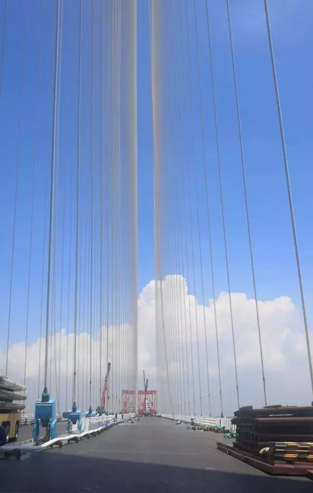 滬通長江大橋最新工程動態(tài),滬通長江大橋最新工程動態(tài)，橋上的友情與家的溫馨