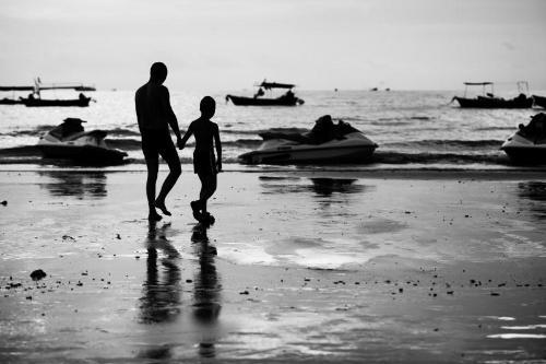 最新春秋旅行社旅游報(bào)價(jià)揭秘，小巷中的隱藏寶藏，啟程未知旅行魅力探索之旅