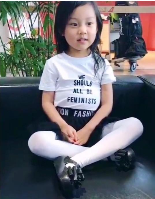 李小路女兒近照，自然美景中的探索之旅獨家曝光