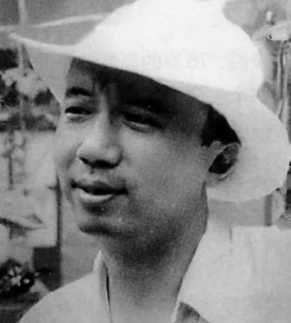 老演員李丁與小巷深處的獨特故事