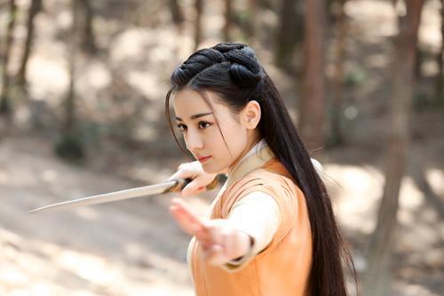 秦時明月新登場女俠角色——科技之光，生活之路的照亮者