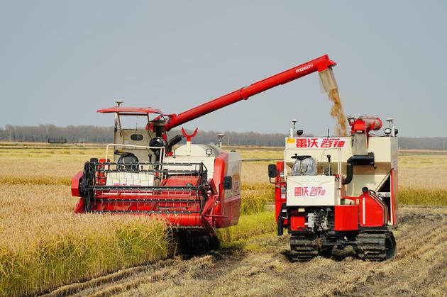 最新農(nóng)業(yè)機(jī)械探秘，小巷深處的農(nóng)業(yè)黑科技揭秘