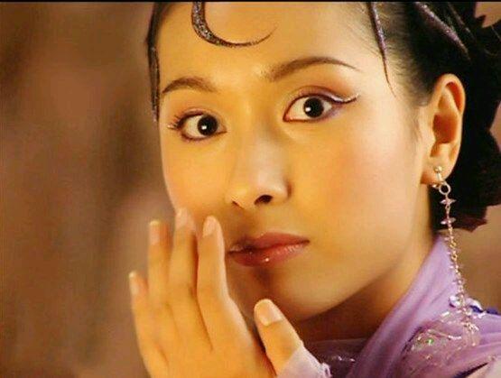 探秘小巷寶藏，女明星小說專屬店鋪的獨家珍藏