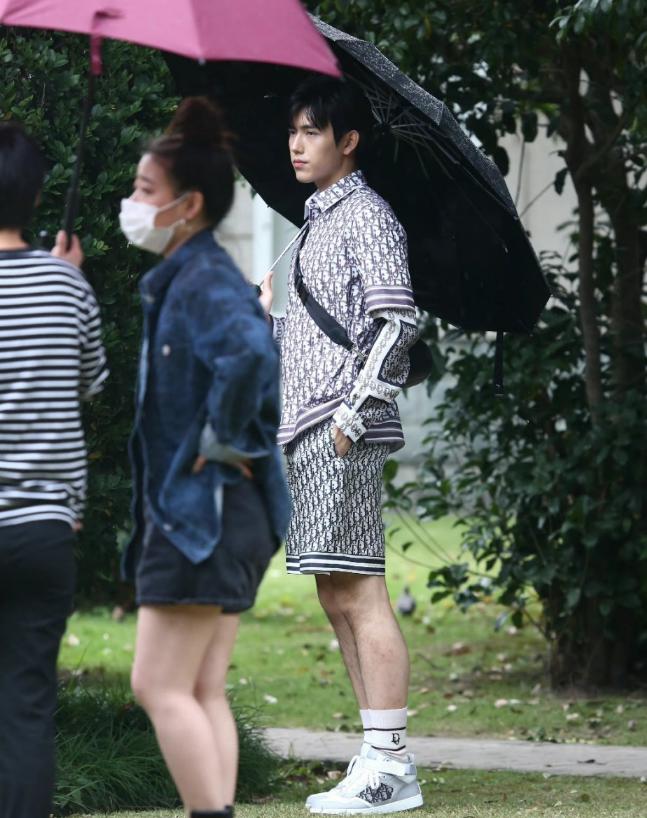 突嘴明星的獨(dú)特魅力，面部特征塑造個(gè)人風(fēng)采