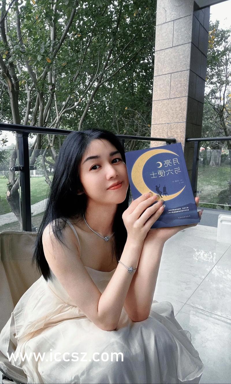 科技與藝術交融，動漫美女脫光衣服的全新體驗