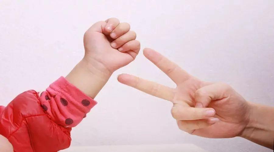 幼兒大班最新趣味手指游戲集錦，玩轉(zhuǎn)手指游戲，快樂成長！