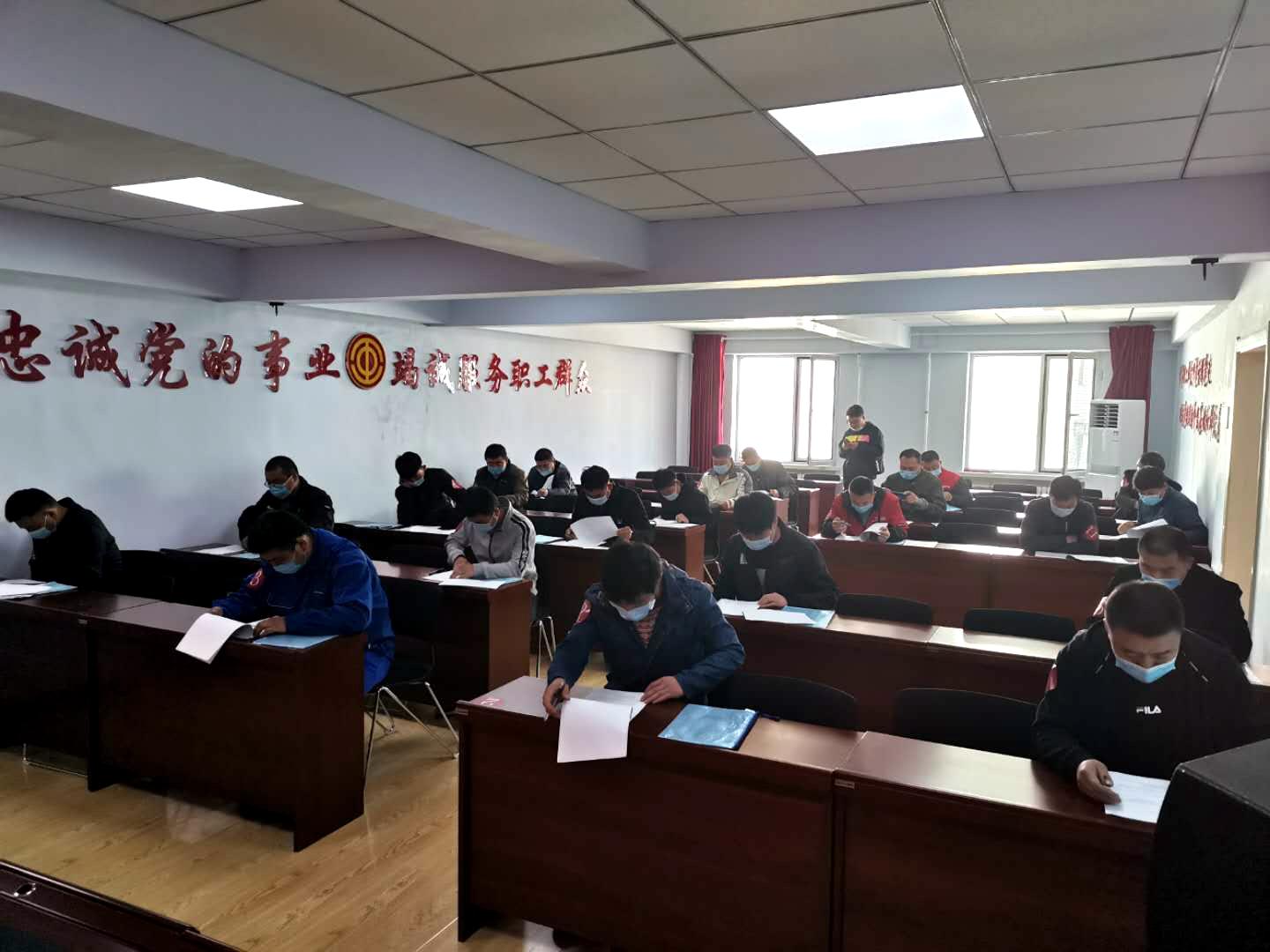 汽修技藝較量，時代的印記與技術(shù)的榮光競賽