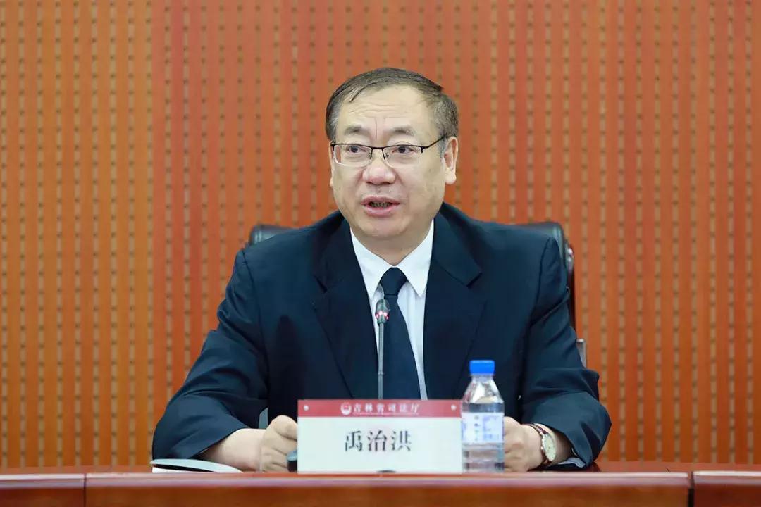 最新視頻廳，友情放映與家的溫馨時(shí)光