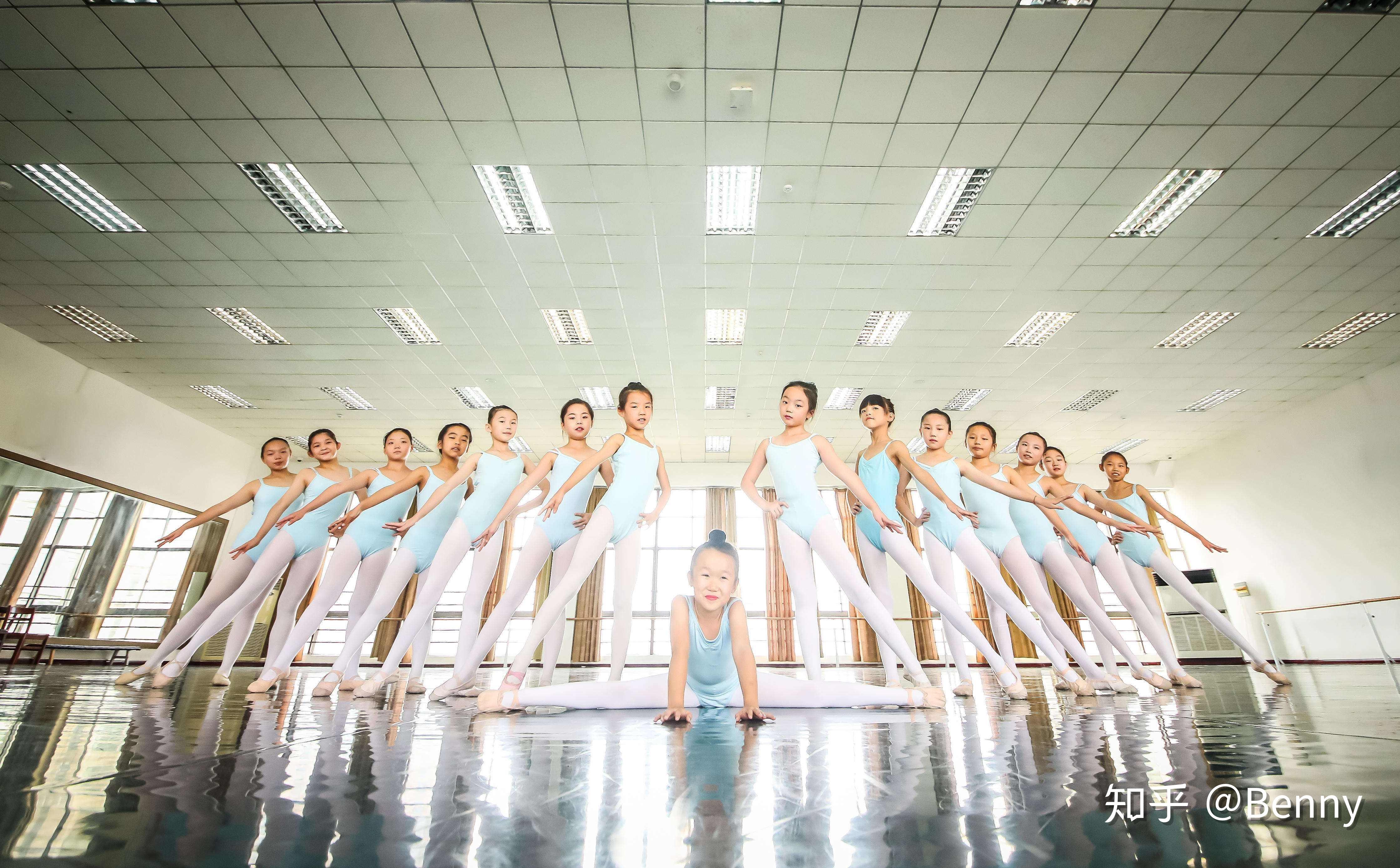 最新男生舞蹈，自信、成長與無限舞動(dòng)的力量