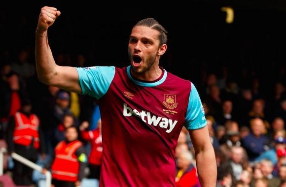 實況足球8最新轉(zhuǎn)會動態(tài)，轉(zhuǎn)會市場風云變幻揭秘