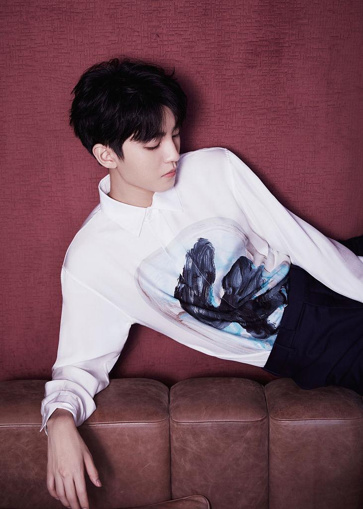 王俊凱最新寫真，陽光下的青春風采