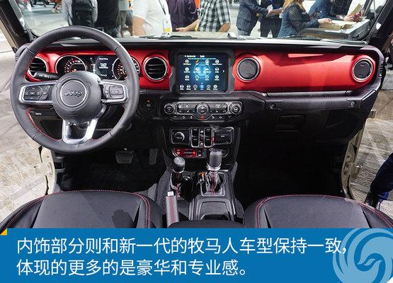 最新WWE狂野角斗士，熱血激戰(zhàn)，榮耀歸來！