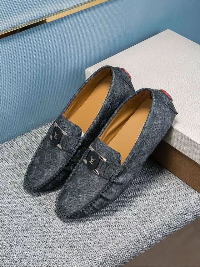 LV最新男鞋，時(shí)尚之選，情感之絆