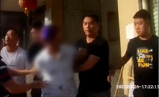 高科技引領(lǐng)偷窺新潮流，最新偷窺視頻獨(dú)家呈現(xiàn)