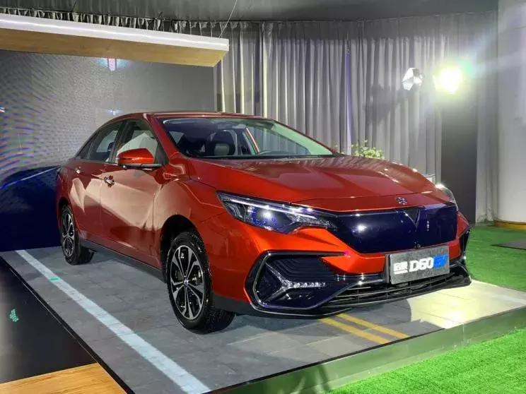 WEY最新款，駕馭變化，自信啟程未來