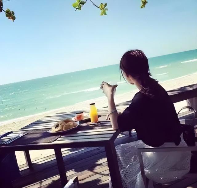 時(shí)尚選擇背后的多元解讀，最新頭像背影引領(lǐng)潮流趨勢(shì)