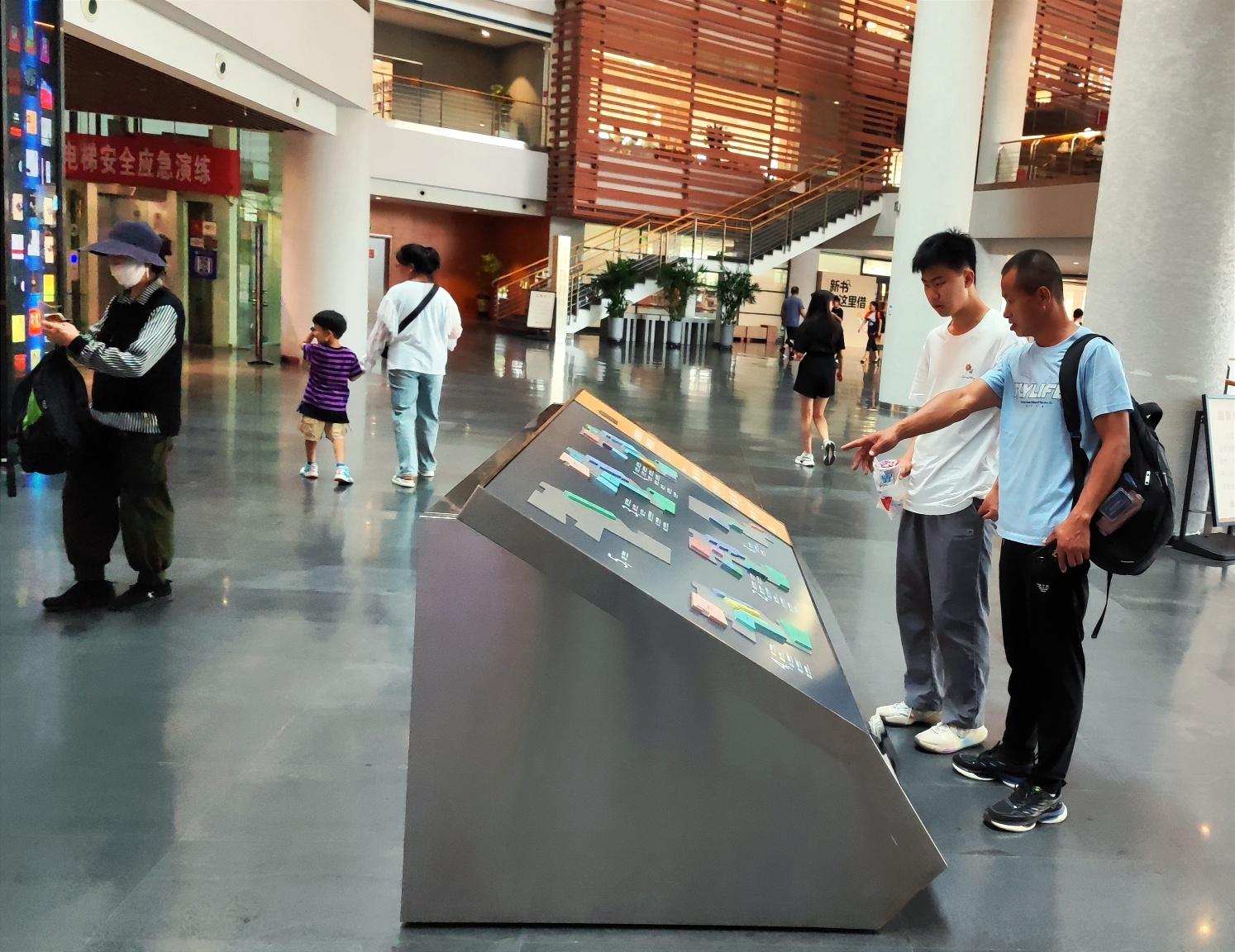 最新圖書信息，價值與爭議并存的影響探討