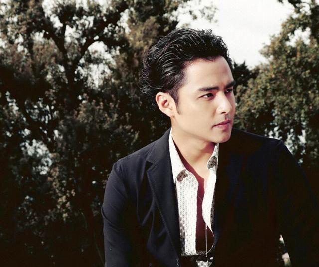 明道最新?tīng)顩r揭秘，星光下的日常溫情