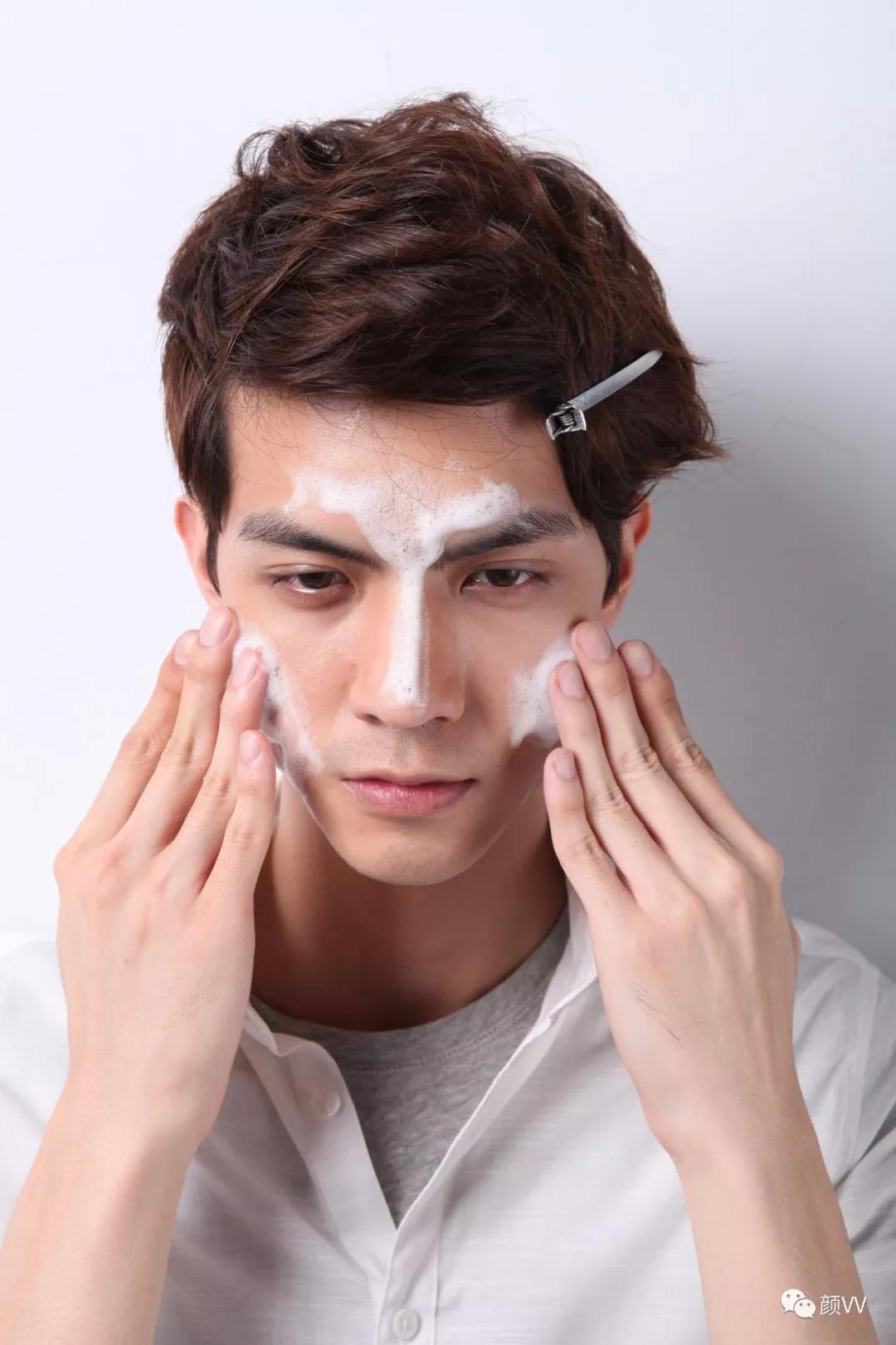 護膚男士重塑自信，擁抱改變與成就感的旅程