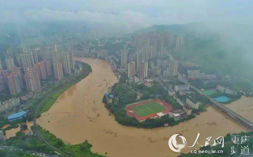 洪峰來襲，背景、事件、影響與時代重要性解析