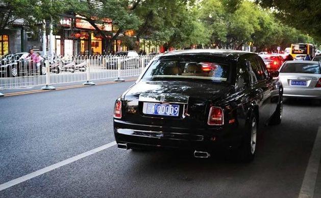 探索未知魅力小店，最新手機小號隱秘于小巷之中