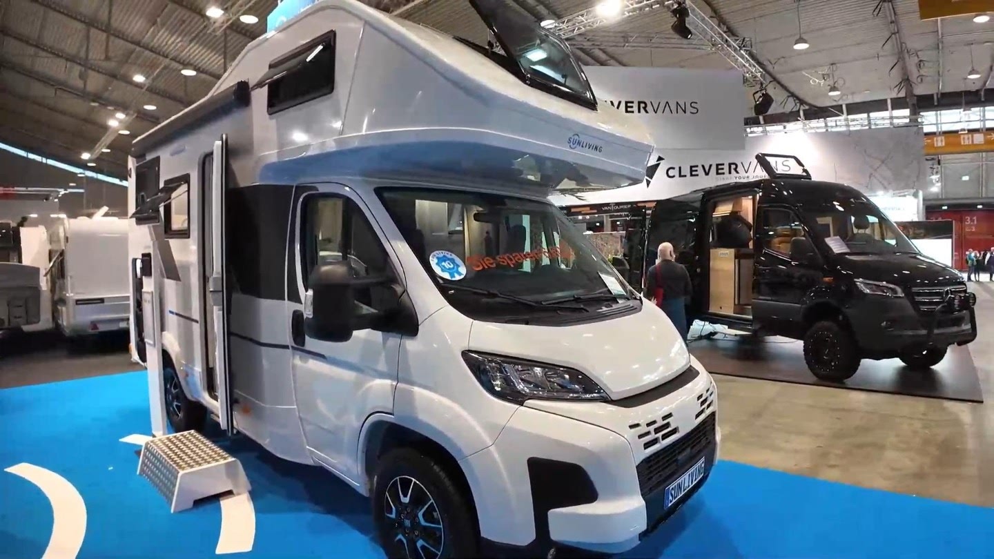 探索小巷中的驚喜，揭秘最新款房車發(fā)布，帶你領(lǐng)略未來生活新體驗