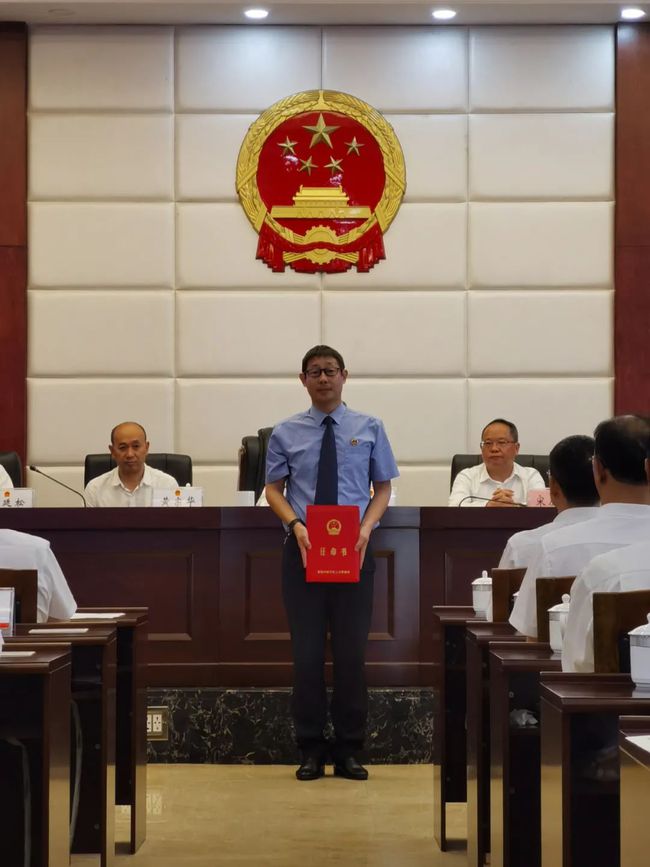 張宇新引領(lǐng)科技革新，揭秘其最新任職與高科技產(chǎn)品新動(dòng)向