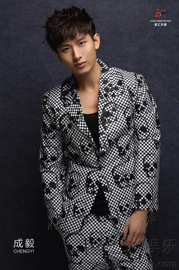 成毅最新劇透揭秘，小巷深處的獨特風情